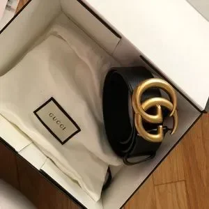 Authentic Black Gucci Belt with Gold Hardware. Minimal wear. Authentic Gucci Black Leather Belt 85-34 (414516 AP00T) READ  main image 4